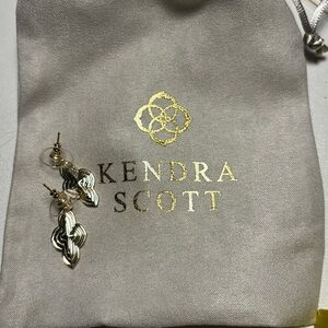 Gold Kendra Scott earrings. Wore one time.